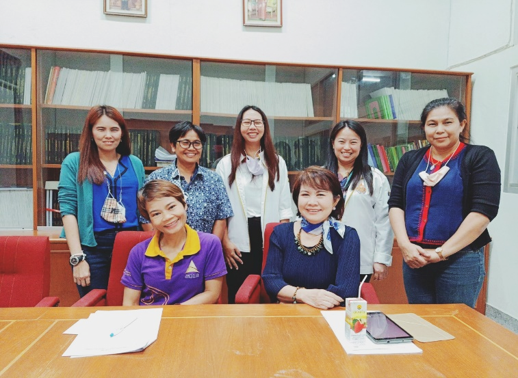 สัมภาษณ์เชิงลึกและการถอดบทเรียนเพื่อศึกษาแนวปฏิบัติในการทำงานวิจัยด้านการรับใช้สังคม