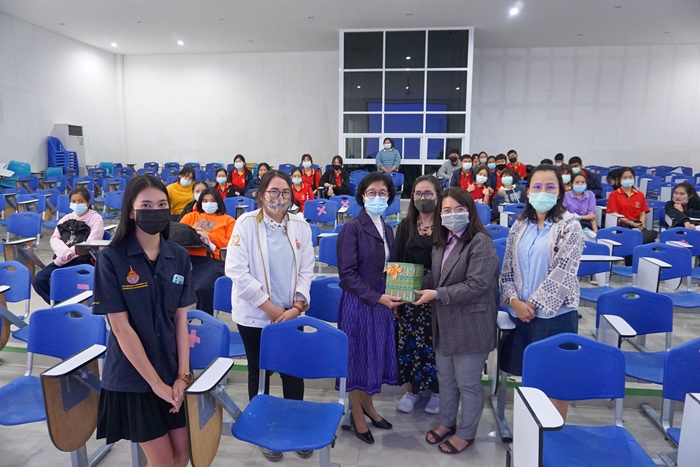 โครงการประชาสัมพันธ์หลักสูตร โรงเรียนสตรีอ่างทอง
