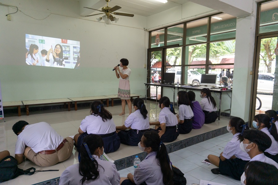 แนะแนวการศึกษาต่อ พร้อมรับสมัครนักศึกษาใหม่ โรงเรียนท่าเรือ “นิตยานุกูล”