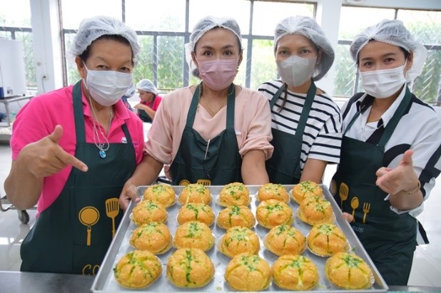 สาขาวิชาวิทยาศาสตร์และเทคโนโลยีการอาหาร  จัดอบรมการทำขนมปังไส้ต่างๆ