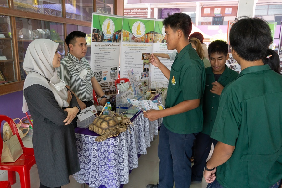 ประชาสัมพันธ์หลักสูตร โรงเรียนลาดบัวหลวงไพโรจน์วิทยา