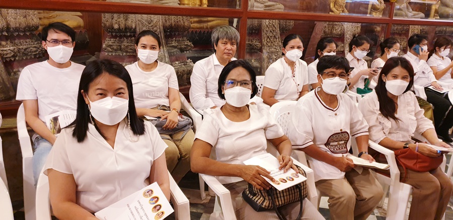 ร่วมพิธีเจริญพระพุทธมนต์ถวายพระราชกุศล